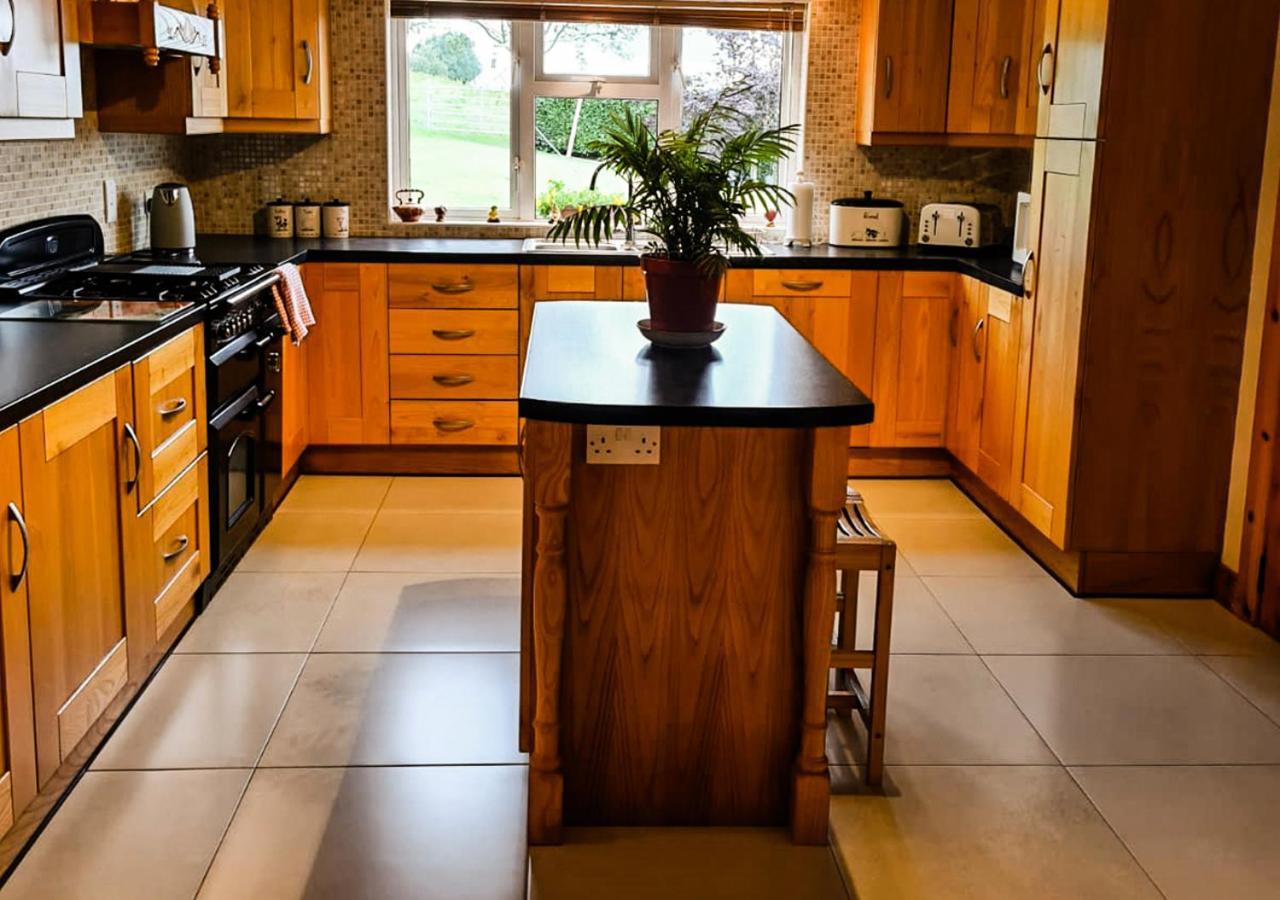 Moat Holiday Rental Lisnaskea Esterno foto