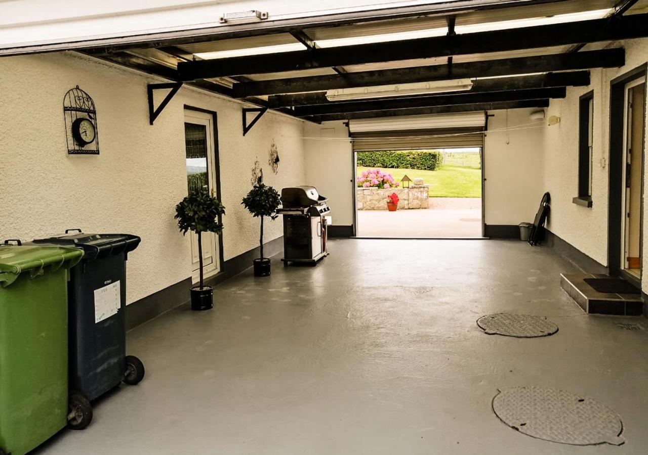 Moat Holiday Rental Lisnaskea Esterno foto